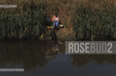 VENETO, CAMPAGNA VENETA -  © 2002 Graziano Arici/Rosebud2 / GEO / PESCA