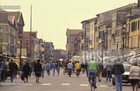 VENETO, CHIOGGIA  (VENEZIA) : CORSO DEL POPOLO -  © 2002 Graziano Arici/Rosebud2 / GEO /