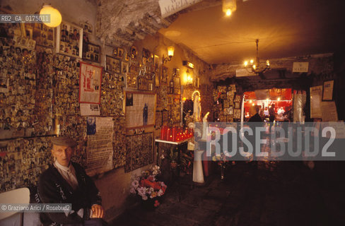 VENETO, CHIOGGIA  (VENEZIA) : CAPPELLA DEL MERCATO DEL PESCE -  © 2002 Graziano Arici/Rosebud2 / GEO / EX-VOTO / RELIGIONE