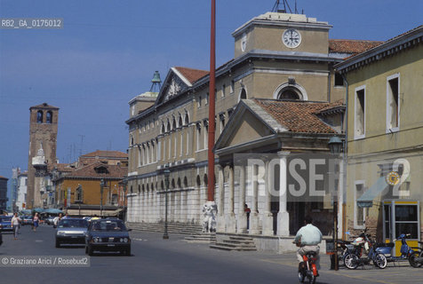 VENETO, CHIOGGIA  (VENEZIA) : CORSO DEL POPOLO E PALAZZO COMUNALE  -  © 2002 Graziano Arici/Rosebud2 / GEO /