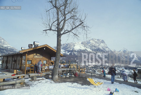VENETO, CORTINA DAMPEZZO  (BELLUNO) : RISTORANTE IL MELONCINO  -  © 2002 Graziano Arici/Rosebud2 / GEO / NEVE