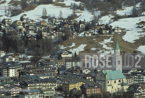 VENETO, CORTINA DAMPEZZO  (BELLUNO) : PANORAMA  -  © 2002 Graziano Arici/Rosebud2 / GEO / NEVE