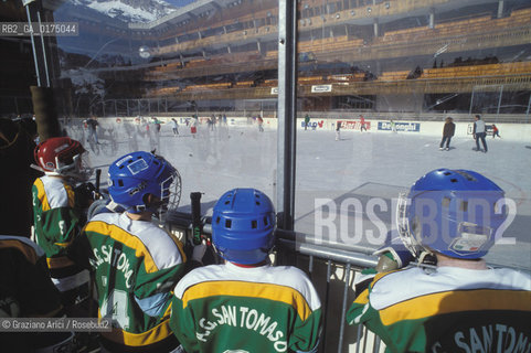VENETO, CORTINA DAMPEZZO  (BELLUNO) : STADIO DEL GHIACCIO  -  © 2002 Graziano Arici/Rosebud2 / GEO / NEVE