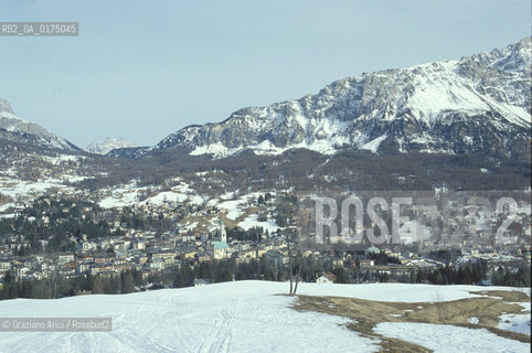VENETO, CORTINA DAMPEZZO  (BELLUNO) : PANORAMA  -  © 2002 Graziano Arici/Rosebud2 / GEO / NEVE