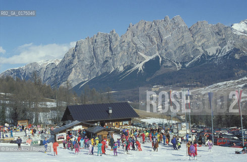 VENETO, CORTINA DAMPEZZO  (BELLUNO) : CAMPI DA SCI  -  © 2002 Graziano Arici/Rosebud2 / GEO / NEVE