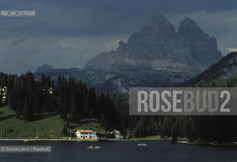 VENETO,LAGO DI MISURINA  (BELLUNO) :  -  © 2002 Graziano Arici/Rosebud2 / GEO /