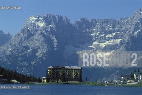 VENETO,LAGO DI MISURINA  (BELLUNO) :  -  © 2002 Graziano Arici/Rosebud2 / GEO /