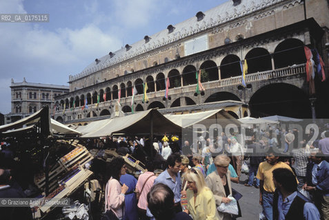 VENETO, PADOVA : PALAZZO DELLA RAGIONE E MERCATO   -  © 2002 Graziano Arici/Rosebud2 / GEO /