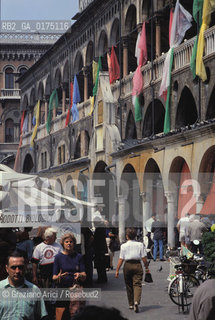 VENETO, PADOVA : PALAZZO DELLA RAGIONE E MERCATO   -  © 2002 Graziano Arici/Rosebud2 / GEO /