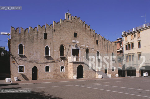 VENETO, PORTOGRUARO (VENEZIA) PALAZZO COMUNALE   -  © 2002 Graziano Arici/Rosebud2 / GEO /