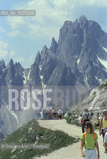 VENETO,SENTIERO PER LE  TRE CIME DI LAVAREDO   (BELLUNO)  -  © 2002 Graziano Arici/Rosebud2 / GEO / MONTAGNA