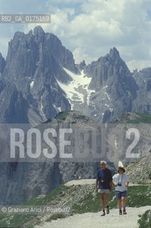 VENETO,SENTIERO PER LE  TRE CIME DI LAVAREDO   (BELLUNO)  -  © 2002 Graziano Arici/Rosebud2 / GEO / MONTAGNA