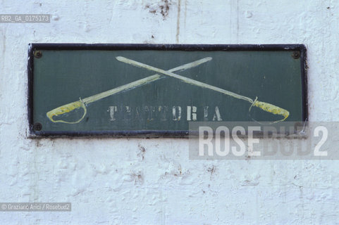 VENETO,TREVISO :INSEGNA DI OSTERIA  -  © 2002 Graziano Arici/Rosebud2 / GEO