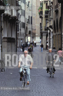 VENETO,TREVISO :VIA CALMAGGIORE  -  © 2002 Graziano Arici/Rosebud2 / GEO