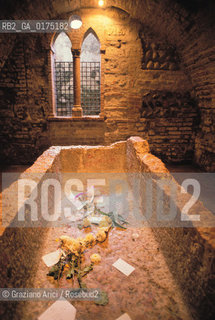 VENETO,VERONA :CHIOSTRO DI SAN FRANCESCO AL CORSO - TOMBA DI GIULIETTA  -  © 2002 Graziano Arici/Rosebud2 / GEO /