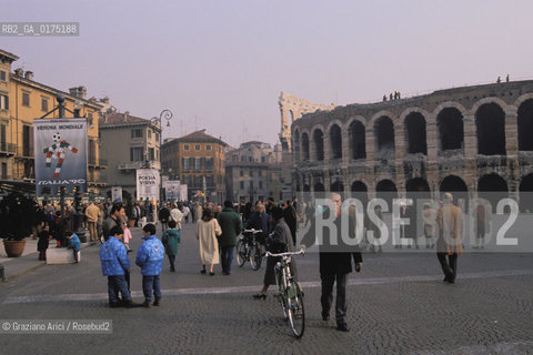VENETO,VERONA :PIAZZA BRA  -  © 2002 Graziano Arici/Rosebud2 / GEO /