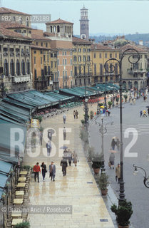 VENETO,VERONA :PIAZZA BRA  -  © 2002 Graziano Arici/Rosebud2 / GEO /