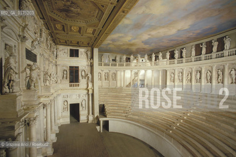 VENETO, VICENZA :TEATRO OLIMPICO   -  © 2002 Graziano Arici/Rosebud2 / GEO / PALLADIO / SCAMOZZI / ARCHITETTURA