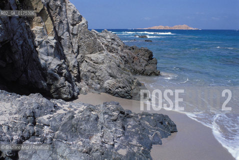 SARDEGNA, ISOLA ROSSA (SASSARI)  ©Graziano Arici/Rosebud2 / GEO / MARE / ROCCIA