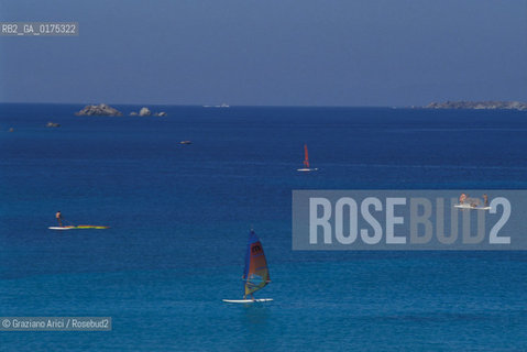 SARDEGNA, ISOLA DELLA MADDALENA (SASSARI)  © 2002 Graziano Arici/Rosebud2 / GEO / MARE / ROCCIA / SURF
