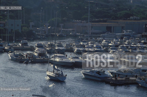 SARDEGNA, COSTA SMERALDA : YACHT CLUB PORTO CERVO (SASSARI)  © 2002 Graziano Arici/Rosebud2 / GEO / MARE