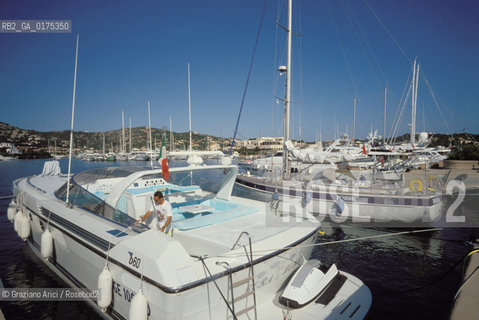 SARDEGNA, COSTA SMERALDA :  PORTO CERVO . YACHT CLUB (SASSARI)  © 2002 Graziano Arici/Rosebud2 / GEO / MARE