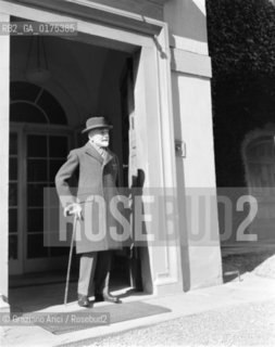 THE ART CRITIC BERNARD BERENSON IN THE GARDEN OF HIS VILLA  I TATTI  IN SETTIGNANO ( FLORENCE ) - 1951 - © ARCHIVIO Graziano Arici/Rosebud2  / ARTE / CRITICO