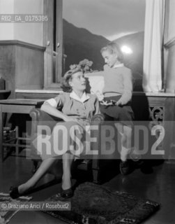 THE PRINCESSES GIOVANNA AND MARIA JOSE BORGHESE - SAINT MORITZ - 1949 - © ARCHIVIO Graziano Arici/Rosebud2  / NOBILI / PRINCIPESSA