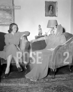 THE PRINCESS BRINDA OF KAPURHALA WITH THE COUNTESS CAROLYNE OF ROBILANT- VENICE - 1948 - © ARCHIVIO Graziano Arici/Rosebud2  / PRICIPE / NOBILTA / CONTE
