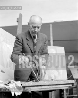 THE PAINTER JACQUES VILLON ( GASTON DUCHAMP ) AT HIS STUDIUM - PARIS - 195? - © ARCHIVIO Graziano Arici/Rosebud2  / ARTE / PITTORE