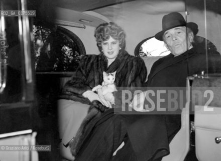 SERGE VORONOV WITH HIS WIFE - BORDIGHERA - 1947 - © ARCHIVIO Graziano Arici/Rosebud2  / VARIE / GATTO