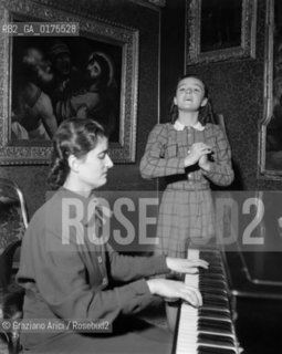THE OPERA SINGER ANNA MARIA ALBERGHETTI IN VENICE - 1949 - © ARCHIVIO Graziano Arici/Rosebud2  / MUSICA LIRICA / CANTANTE LIRICO