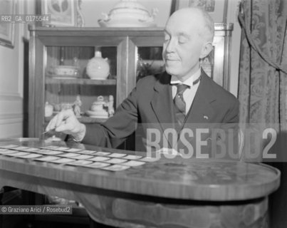 THE PHYSICIST LOUIS-VICTOR DE BROGLIE AT HOME IN PARIS - 1947 © ARCHIVIO Graziano Arici/Rosebud2  / SCIENZA / FISICO / PREMIO NOBEL