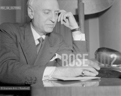 THE CONDUCTOR VICTOR DE SABATA AT LA SCALA THEATRE IN MILAN  - 1950 - © ARCHIVIO Graziano Arici/Rosebud2  / MUSICA / DIRETTORE DORCHESTRA