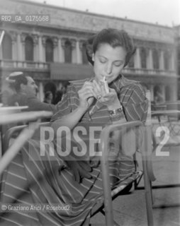 THE COUNTESS MARIA TERESA FOSCARI IN VENICE - 1948 - @ ARCHIVIO Graziano Arici/Rosebud2 / NOBILTA / CONTE