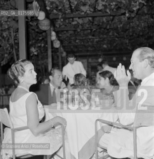 BARBARA HUTTONS PARTY IN LOCANDA CIPRIANI IN TORCELLO (VENICE) : THE HEIRESS BARBARA HUTTON AND GUIDO BRANDOLINI - 1957  - © ARCHIVIO Graziano Arici/Rosebud2  / NOBILE / NOBILTA / FESTA / EREDITIERE