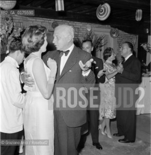 BARBARA HUTTONS PARTY IN LOCANDA CIPRIANI IN TORCELLO ( VENICE ) : DON CARLOS DE BESTEGUI - 1957  - © ARCHIVIO Graziano Arici/Rosebud2  / NOBILE / NOBILTA / FESTA