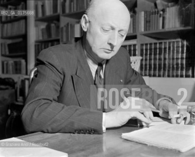 THE PLAYWRIGHT ARMAND SALACROU IN PARIS - 1949  © ARCHIVIO Graziano Arici/Rosebud2  / TEATRO / DRAMMATURGO