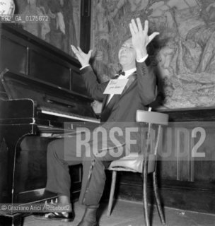 THE POP SINGER HUGH SHANNON - 195? - © ARCHIVIO Graziano Arici/Rosebud2  / MUSICA / POP ROCK / CANTANTE
