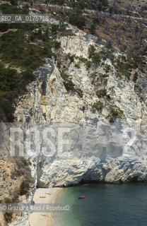 PUGLIA  , (FOGGIA) : GARGANO - SPIAGGIA   - © 2002 Graziano Arici/Rosebud2 / GEO / MARE