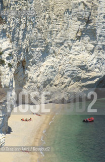 PUGLIA  , (FOGGIA) : GARGANO - SPIAGGIA   - © 2002 Graziano Arici/Rosebud2 / GEO / MARE