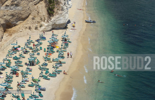 PUGLIA  , (FOGGIA) : GARGANO - SPIAGGIA   - © 2002 Graziano Arici/Rosebud2 / GEO / MARE