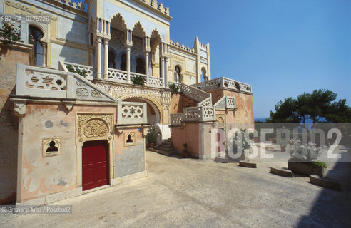 PUGLIA  , (BRINDISI) : VILLA SULLA COSTA IONICA   - © 2002 Graziano Arici/Rosebud2 / GEO / STILE MORESCO