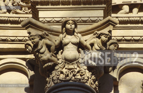 PUGLIA  ,  LECCE  :  CHIESA S.CROCE   - © 2002 Graziano Arici/Rosebud2 / GEO / ARCHITETTURA / BAROCCO / MASCHERONE