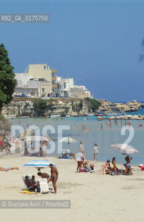 PUGLIA  ,  ( LECCE )    OTRANTO : SPIAGGIA  - © 2002 Graziano Arici/Rosebud2 / GEO / MARE