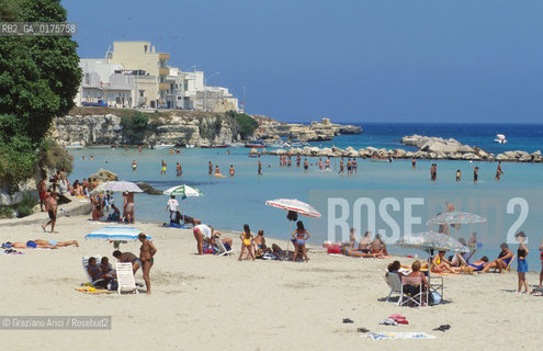PUGLIA  ,  ( LECCE )    OTRANTO : SPIAGGIA  - © 2002 Graziano Arici/Rosebud2 / GEO / MARE