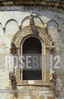 PUGLIA  ,  ( BARI)   ANDRIA  : TRANI - LA CATTEDRALE - © 2002 Graziano Arici/Rosebud2 / GEO / ARCHITETTURA /ROMANICO / FINESTRA