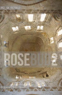 PUGLIA  ,  (FOGGIA)   MONTE S.ANGELO  : TOMBA DI ROTARI  - © 2002 Graziano Arici/Rosebud2 / GEO