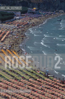 PUGLIA  ,  (FOGGIA)   PESCHICI  : SPIAGGIA   - © 2002 Graziano Arici/Rosebud2 / GEO /