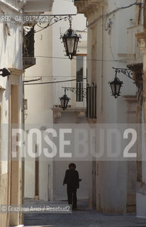 PUGLIA  , ( TARANTO ) MARTINA FRANCA : STRADA DEL CENTRO   - © 2002 Graziano Arici/Rosebud2 / GEO /
